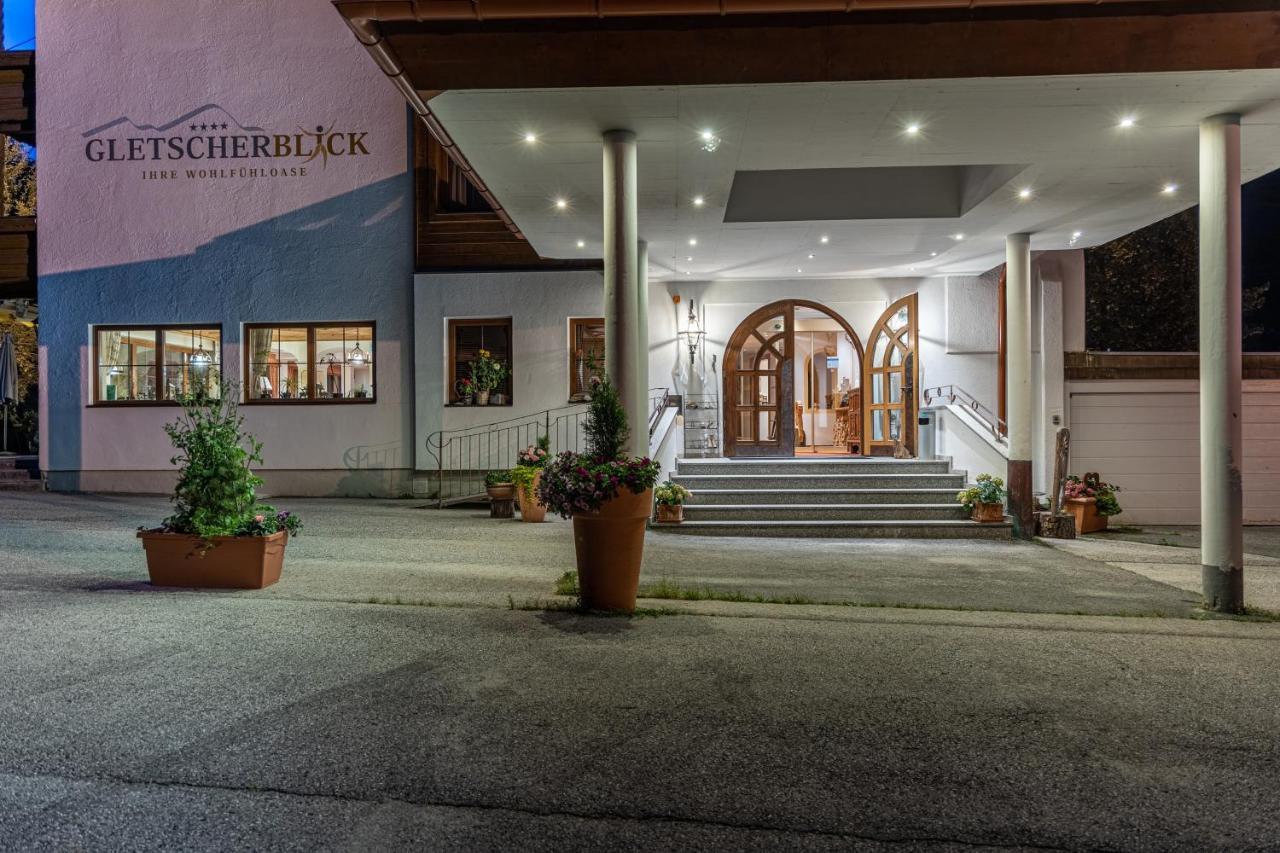 Hotel Gletscherblick Sankt Leonhard im Pitztal Bagian luar foto