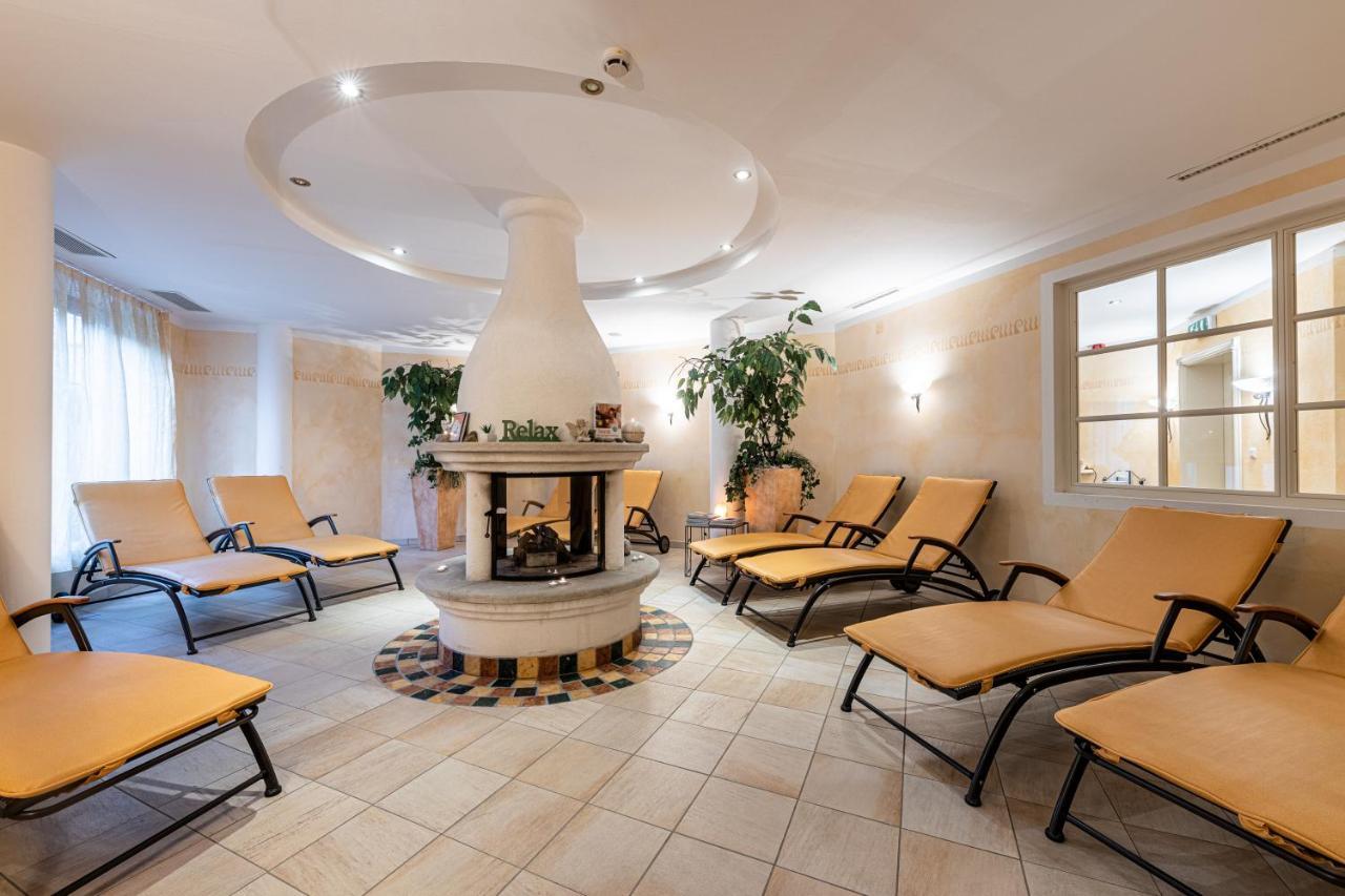 Hotel Gletscherblick Sankt Leonhard im Pitztal Bagian luar foto