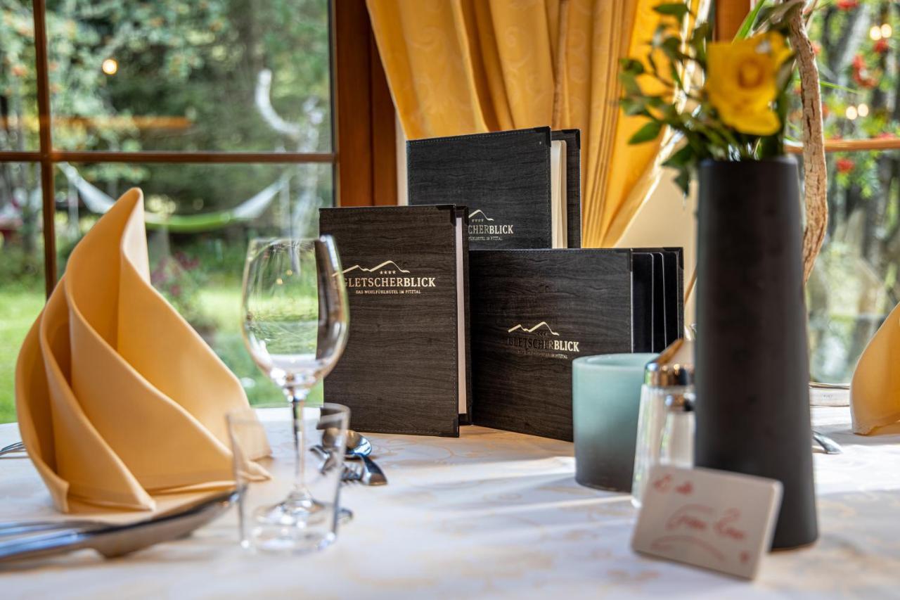 Hotel Gletscherblick Sankt Leonhard im Pitztal Bagian luar foto