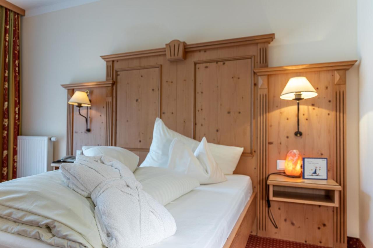Hotel Gletscherblick Sankt Leonhard im Pitztal Bagian luar foto