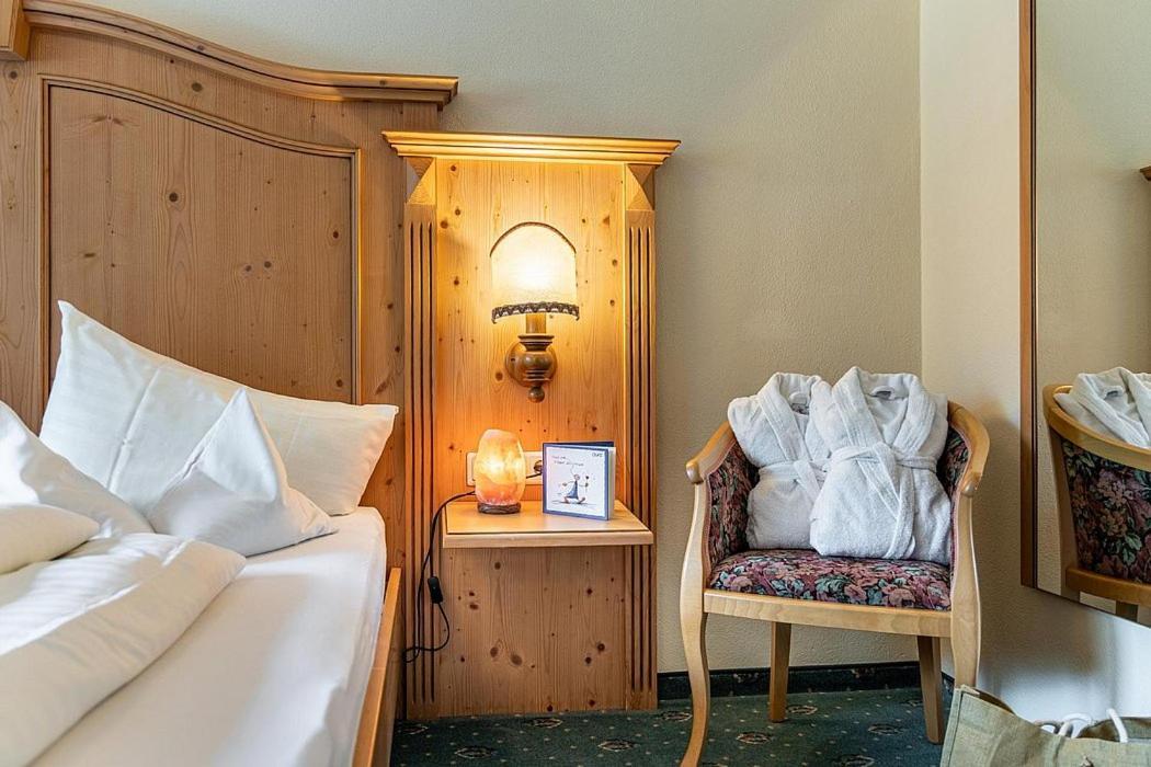 Hotel Gletscherblick Sankt Leonhard im Pitztal Bagian luar foto