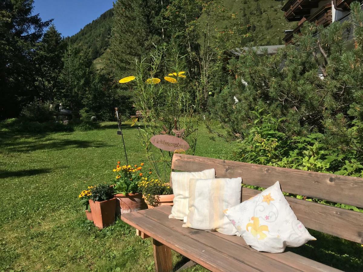 Hotel Gletscherblick Sankt Leonhard im Pitztal Bagian luar foto